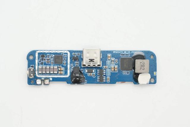 薄至8.7mm，轻松放进口袋，小米22.5W 5000mAh磁吸超薄充电宝拆解