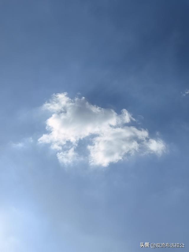 秋高云舒，心随云动