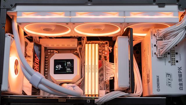 银白顶配，98X3D+技嘉B850M雕妹+索泰RTX 5080+6400C28 96GB装机