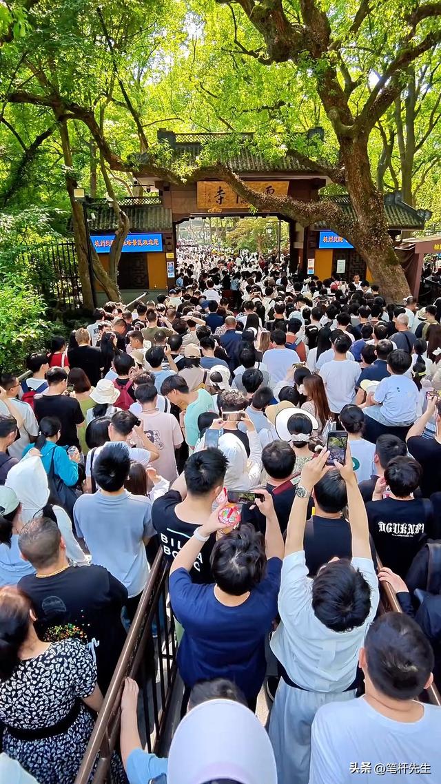 杭州灵隐寺彻底免票！75 元费用归零引跟风，文旅破局靠什么？