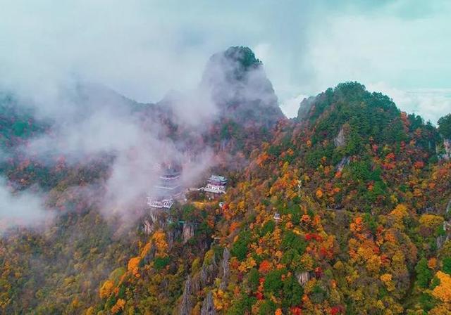安康南宫山：五彩秋色惹人醉