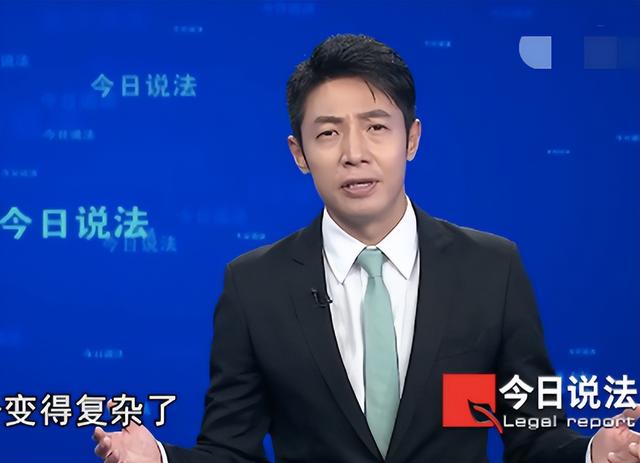和撒贝宁同居四年，却转身投入富豪怀抱，没想到如今竟沦落至此