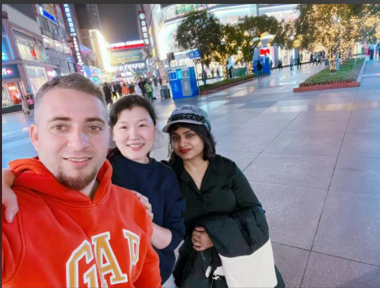 当1.3亿老外涌入中国，西方媒体发现不太对劲，是剧本拿反了吗