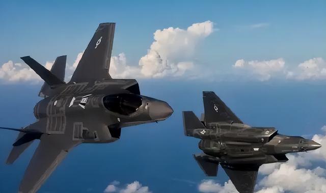 83岁拜登带病出山，一开口就冲着中国来，对特朗普痛心疾首