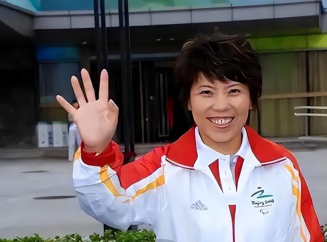 涉贪腐被带走、败光20亿	、移民改国籍	，邓亚萍身上的谣言太离谱