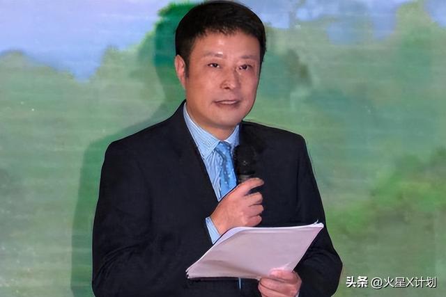 没想到，主持央视天气预报将近30年的宋英杰，竟是兼职的"临时工"