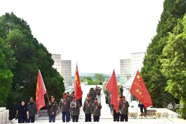 38军子弟瞻仰纪念塔山阻击战的英烈~38军子弟红色东北行第二行程