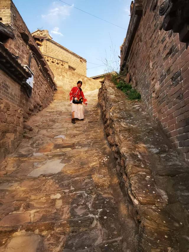 山西深度游—吕梁碛口李家山村