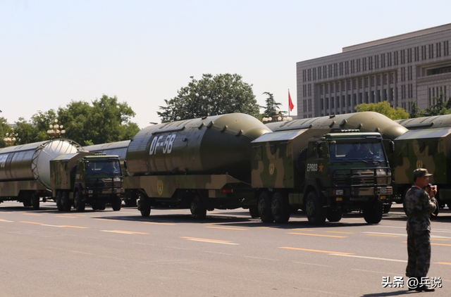 轰隆一声巨响，核导弹爆炸，普京失去对美底牌	，东风5C成全球唯一