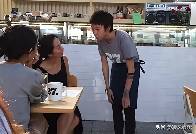 56岁的王菲怎么也想不到，28岁的大女儿如今也已经开始为她争光了
