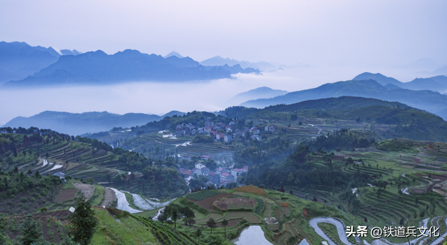 陈德明 || 雾锁层峦隐翠微，银带千叠映朝晖—摄于浙江 温州 永嘉茗岙