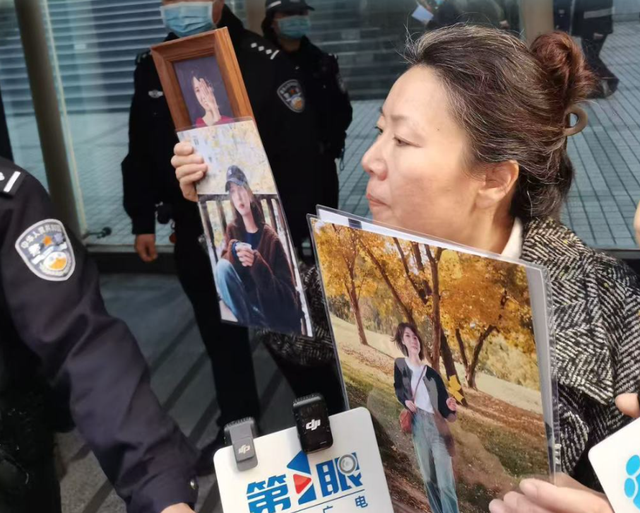 成都女子家门口被害案再次开庭，凶手："是你女儿害我站到被告席"