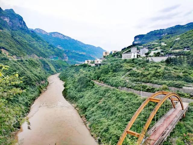 赤水河川黔边界（上）：三县（市）交邻两河口