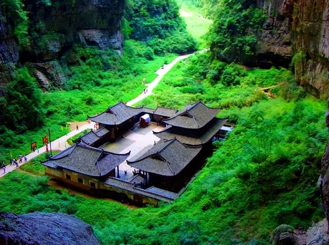 重庆旅游：难忘探寻武隆天坑的神奇（图）