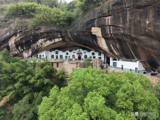 郴州的“坦”，丹霞洞穴中的独特景观，刷新你的认知！