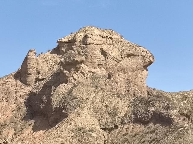冰沟丹霞是丹霞地貌命名地 以景观独特闻名 与七彩丹霞完全不同风格