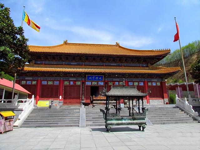 河南旅游：观中原大佛 赏神奇尧山纪行（图）