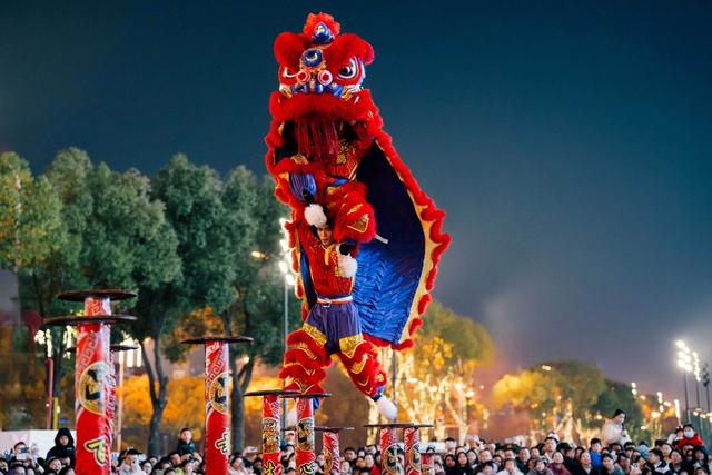 龙湖长沙芙蓉天街「长沙年货大集」热闹开市，沉浸式年俗体验 + 地道年货集合，打造文旅融合新春消费新场景！