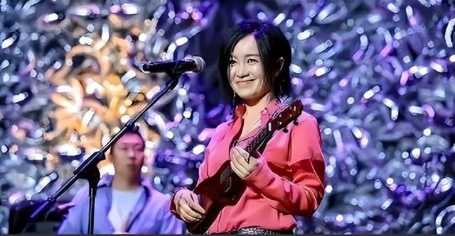 她连上4次春晚，和恩师同居怀孕，被骗流产，57岁依然无人敢娶