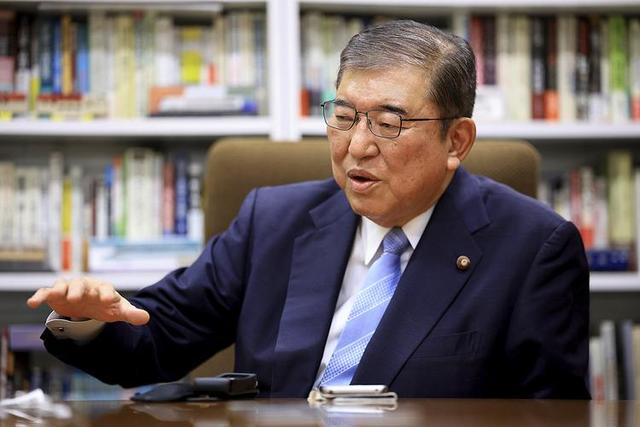 唯一出席阅兵的日本政要，回国后告诫所有人，当下只有一条路可走