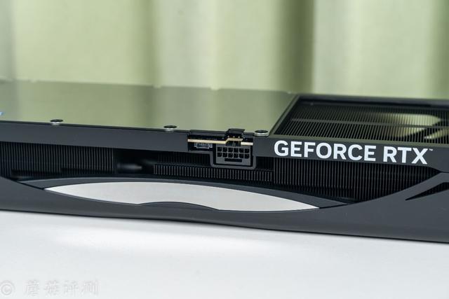 或是50系高端显卡中值得入手的一款、影驰RTX 5070 Ti星曜NOX OC显卡