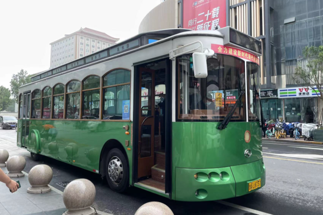 假期出行怕堵车？济南10条景区直通车，让你省时又省钱！