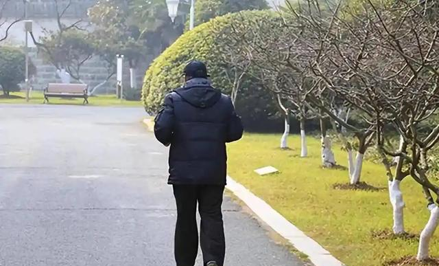 70岁后	，还适合走路运动吗？医生说出答案，可能和你想的不同