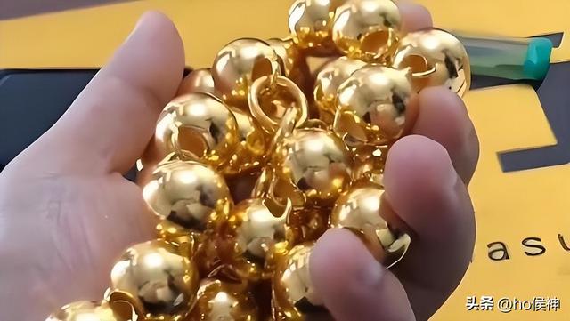 国际金价涨超40%！某国操作推高成本，中国年轻人买痛金多花钱