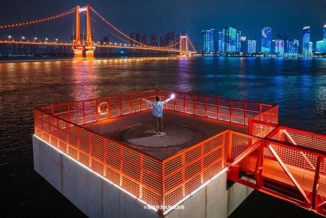 长江地标+1！武汉城建集团建设运营的武昌湾1956公园，爆火！