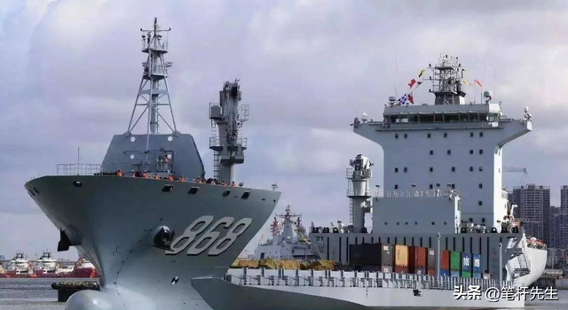 不堆航母拼巧劲，中国武库舰两条奇路，60 枚导弹饱和攻击防不住