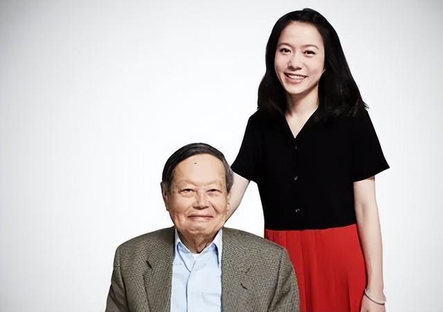 杨振宁妻子翁帆曾自白：为了丈夫的身体，我16年来都是早睡早起