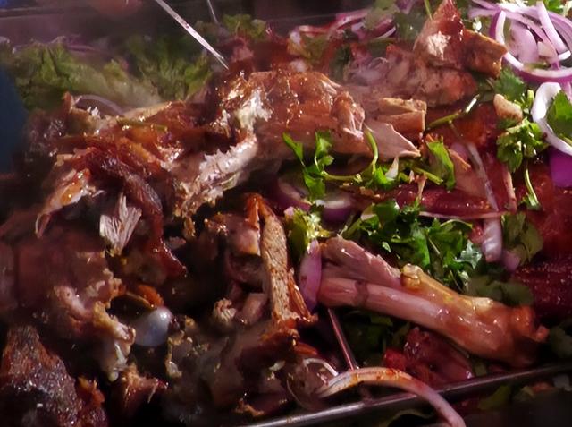 篝火燃动夜经济 文化体验聚人气