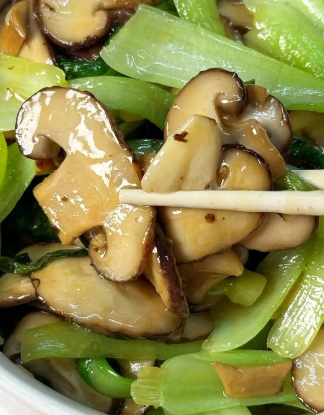 4种一吃就“拉屎”的蔬菜，被称为“肠道润滑油”帮助你顺畅拉屎