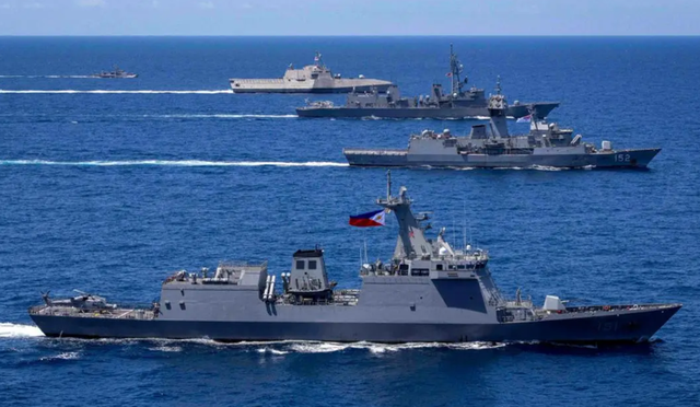 中日还是在北京谈崩了，解放军双航母出动，日本盟友没一个敢出头