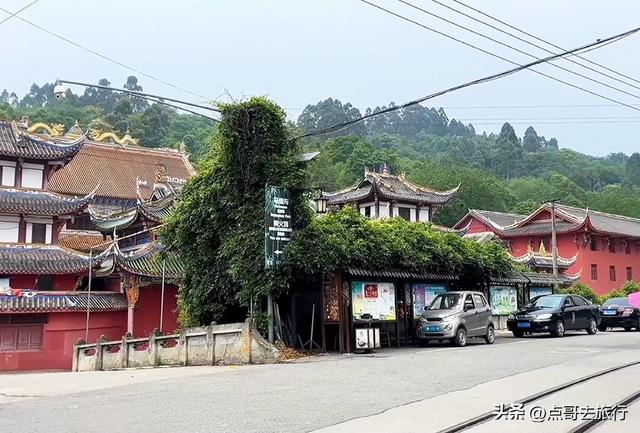 成都彭州被冷落的寺庙，殿宇壮观恢宏，位置堪称上乘，不要门票！
