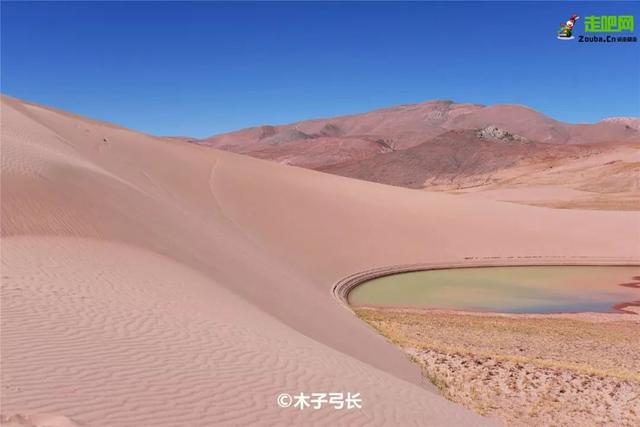 沙漠与湖泊相拥！西藏这片五彩沙丘美到犯规