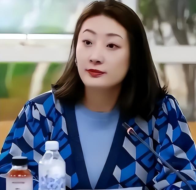 官媒发文！宗馥莉再破"天花板"，让亲叔宗泽后和商界刮目相看