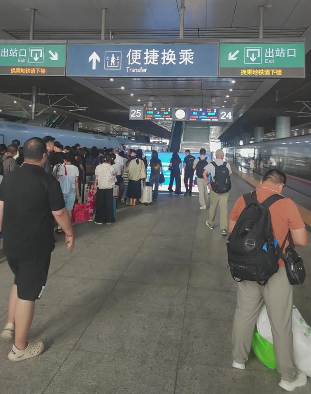 早别山城晚达蜀