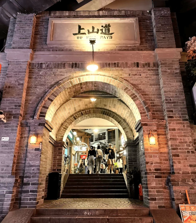 一半在地文化，一半情绪共鸣：近年文旅现象级案例盘点与解析