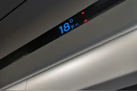 D还是F是靠窗座位呢？图片