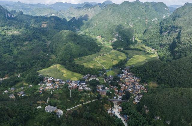 中国最美十大美景：去过3个算资深玩家，最后1个藏着现实版桃花源