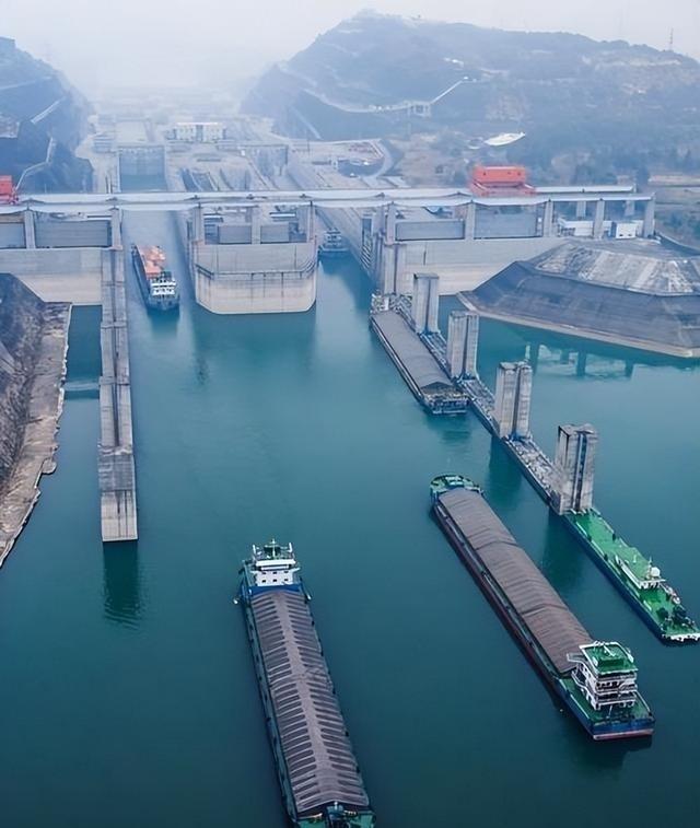 三峡大坝账本曝光：运行了20余年，2500亿投入如今回本了吗？