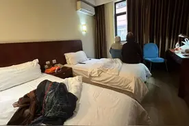 “房没了，家没了，亲情没了……”86岁上海老伯房产过户孙子后，竟被赶出家门→图片