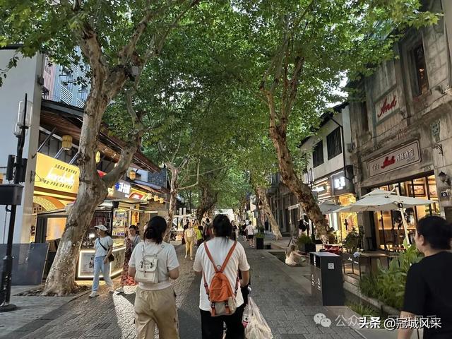 杭州寻吃·一碗蟹黄面