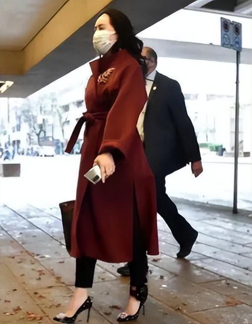 官媒发文，53岁孟晚舟再破天花板	，让任正非和整个商界刮目相看