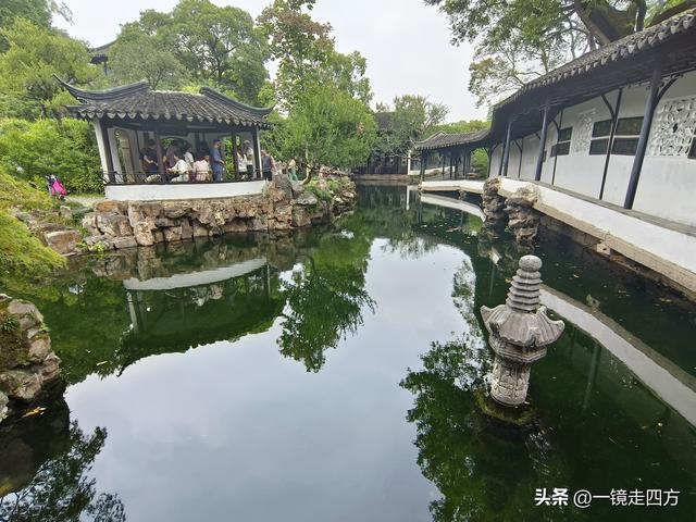 临近国庆，在还很闷热的天气里，游览市内现存最大的园林拙政园