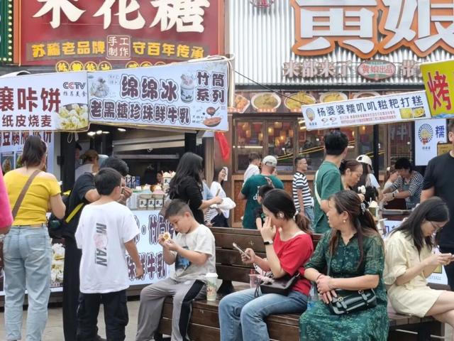 假期活动全景扫描：演艺+美食+潮玩，乐山双节文旅打出“组合拳”