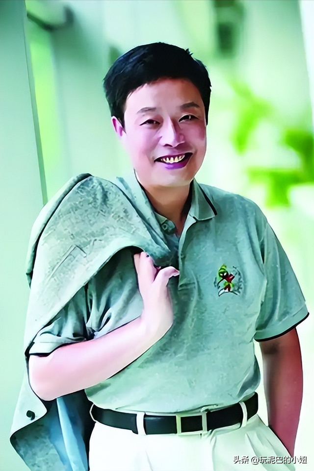 没想到，主持央视天气预报将近30年的宋英杰，竟是兼职“临时工”