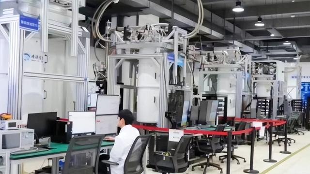 载入史册，中国成功量产1500批次量子芯片！美媒：还有办法制裁吗