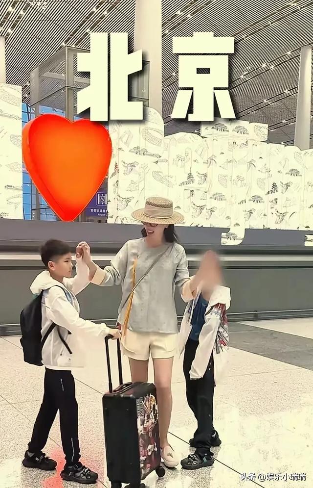 央视女神李思思：儿子们都长这么大了！最新亲子照曝光！